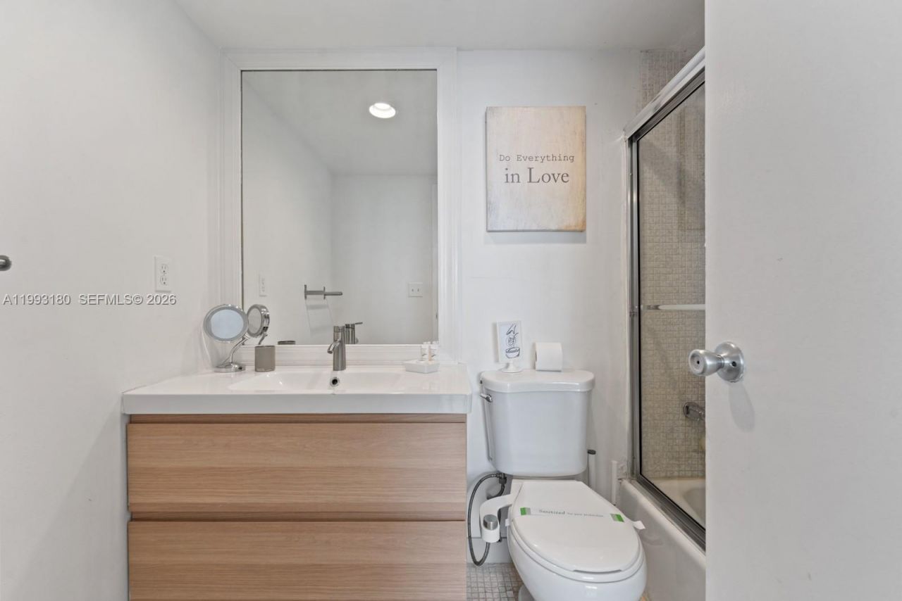 Please Call For Address, Unit 5M, Hollywood, FL 33019 Photo