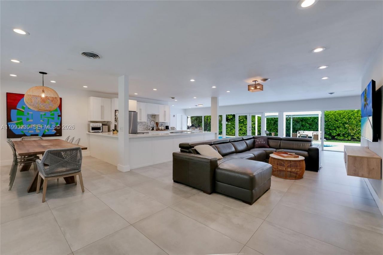 7305 SW 123rd Ter , Pinecrest, FL 33156 Photo