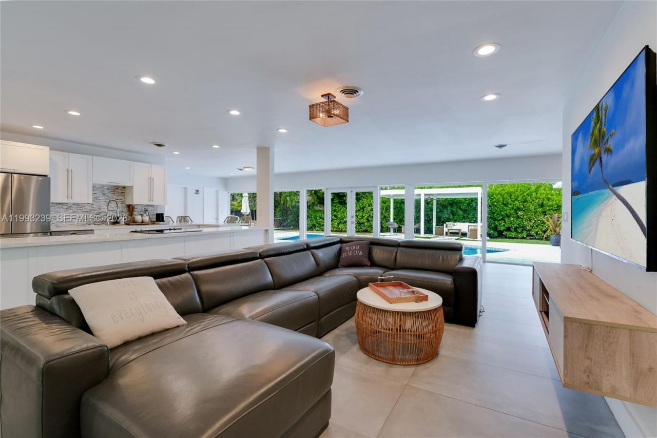 7305 SW 123rd Ter , Pinecrest, FL 33156 Photo