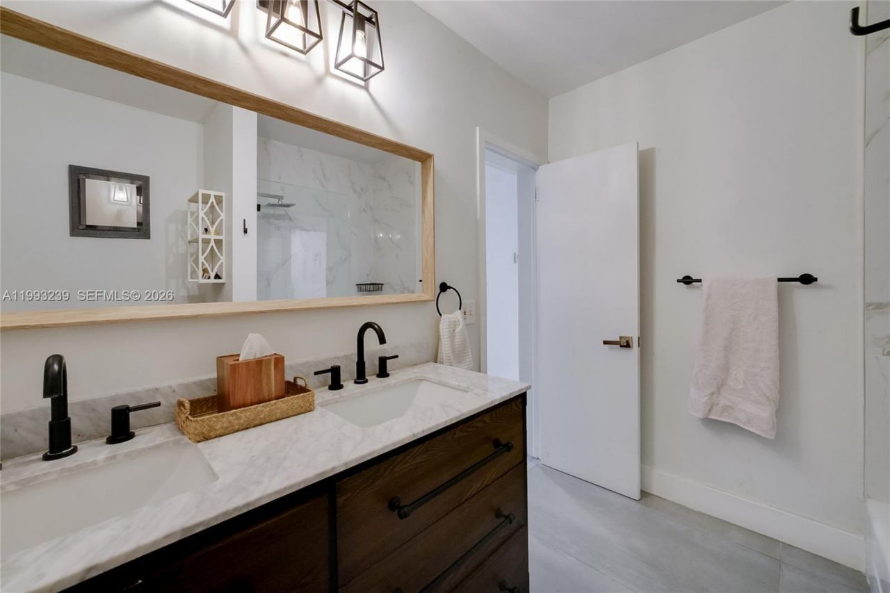 7305 SW 123rd Ter , Pinecrest, FL 33156 Photo