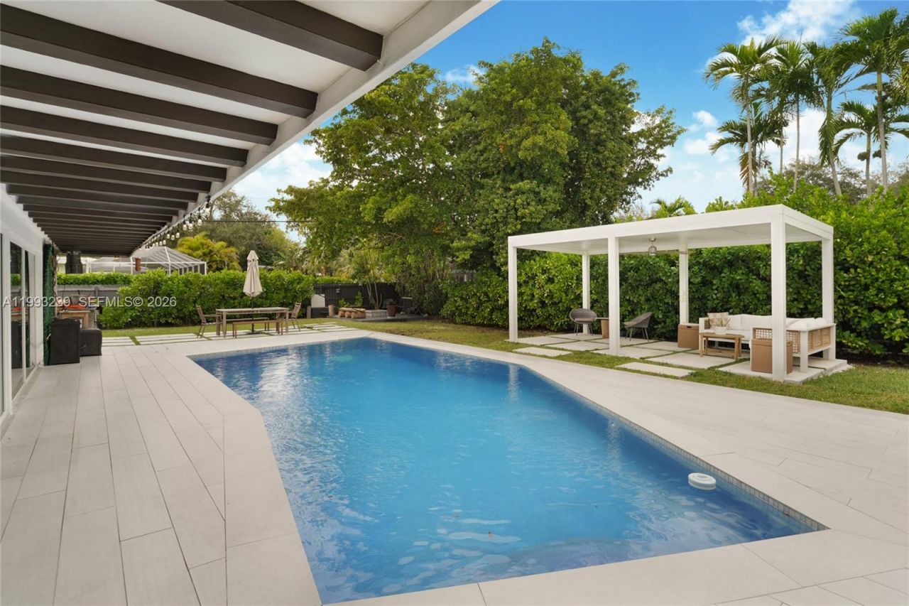 7305 SW 123rd Ter , Pinecrest, FL 33156 Photo