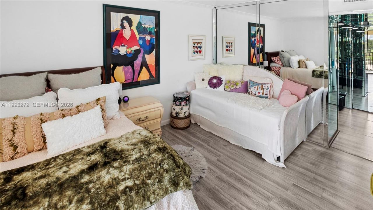 20301 W Country Club Dr, Unit 526, Aventura, FL 33180 Photo