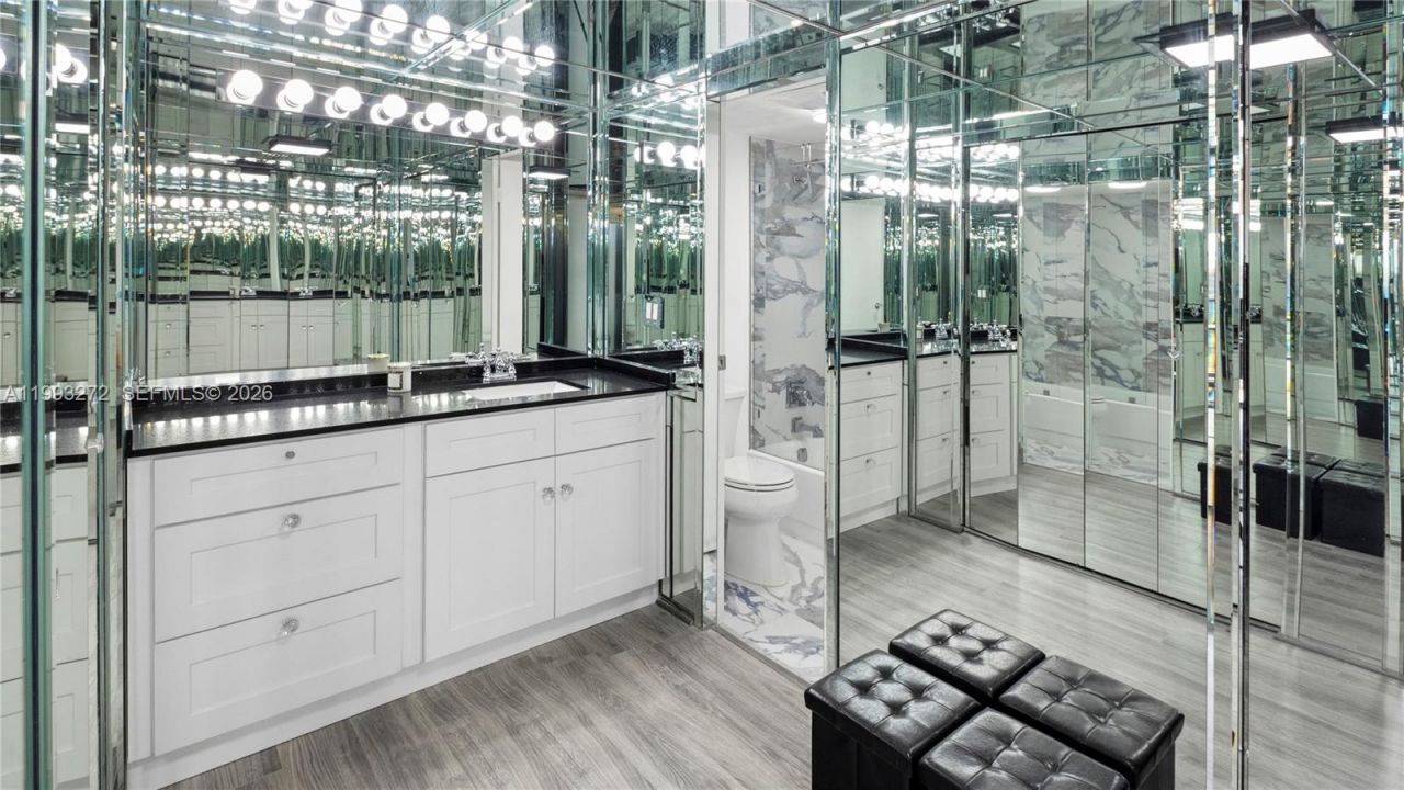 20301 W Country Club Dr, Unit 526, Aventura, FL 33180 Photo