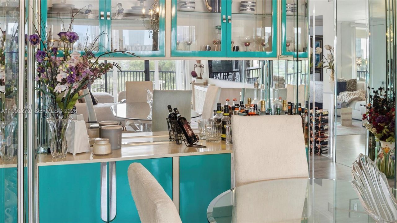 20301 W Country Club Dr, Unit 526, Aventura, FL 33180 Photo