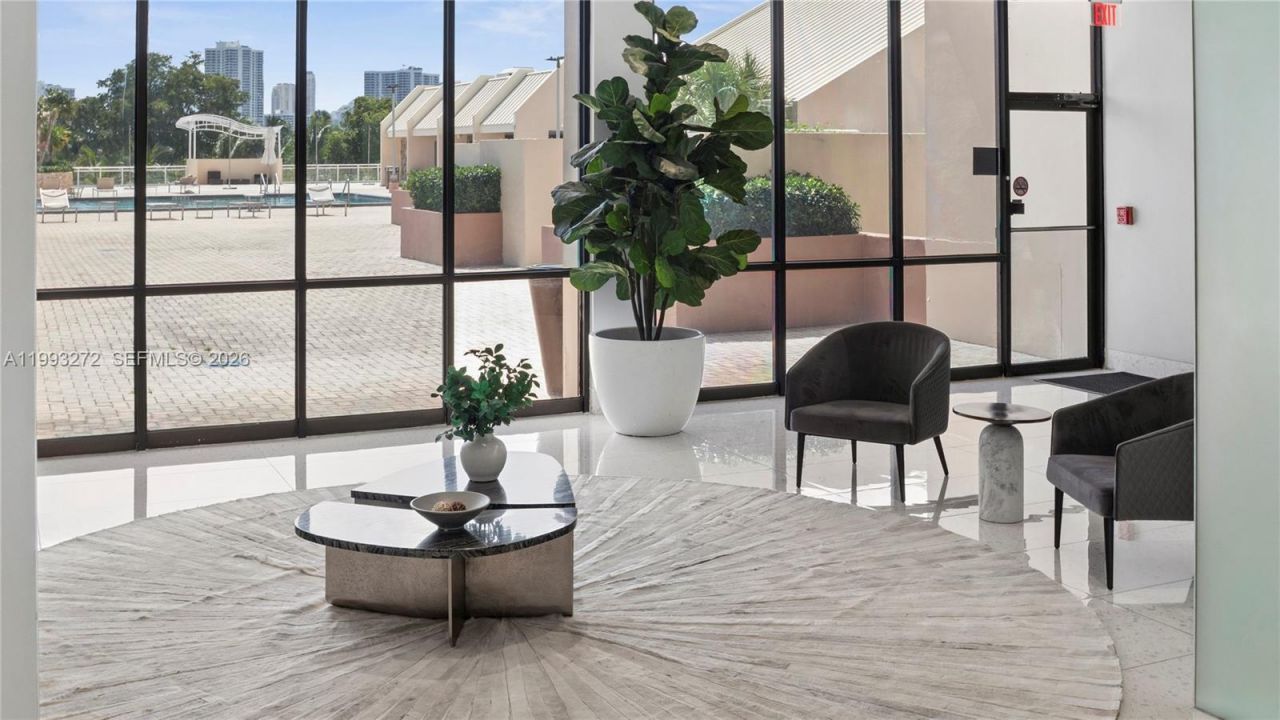 20301 W Country Club Dr, Unit 526, Aventura, FL 33180 Photo