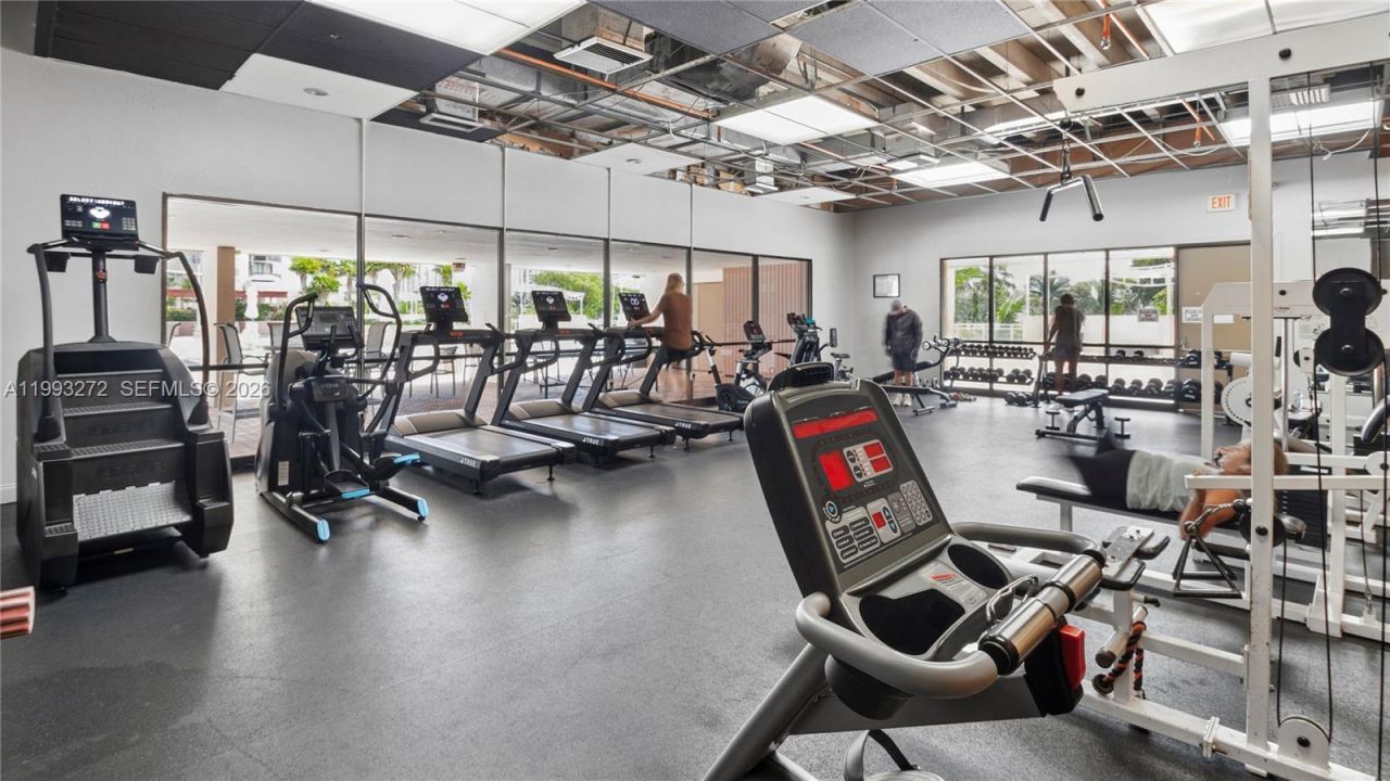 20301 W Country Club Dr, Unit 526, Aventura, FL 33180 Photo