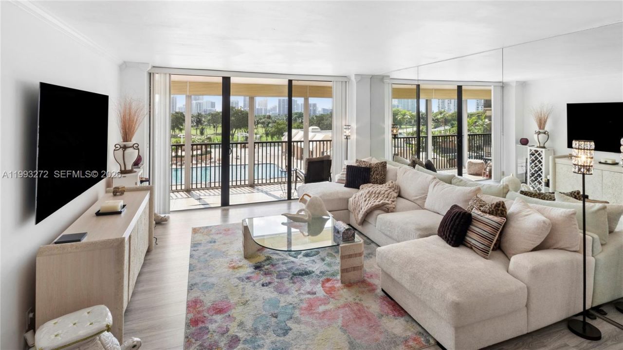 20301 W Country Club Dr, Unit 526, Aventura, FL 33180 Photo