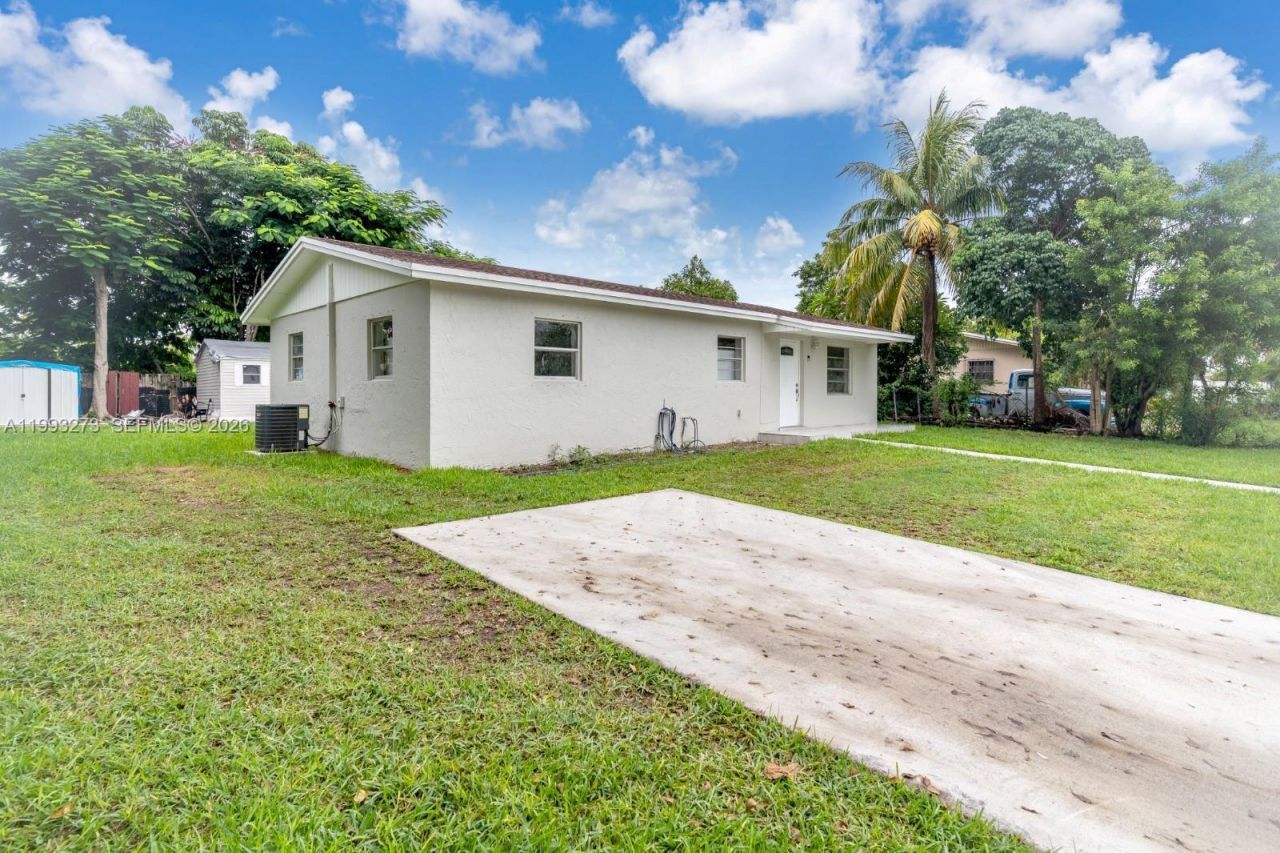 30534 SW 155th Ct, Homestead, FL 33033 Photo