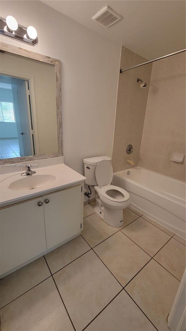 7330 NW 114th Ave, Unit 203-5, Doral, FL 33178 Photo