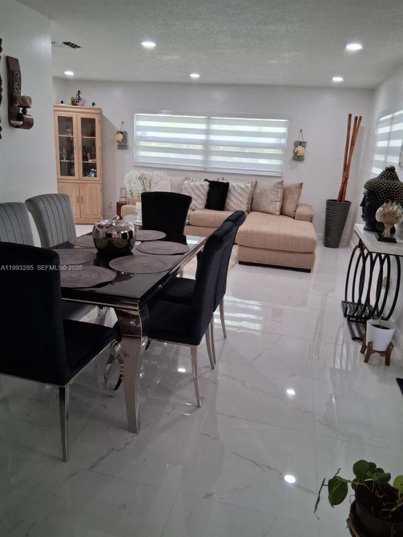 6035 Caprice Dr, Jacksonville, FL 32244 Photo