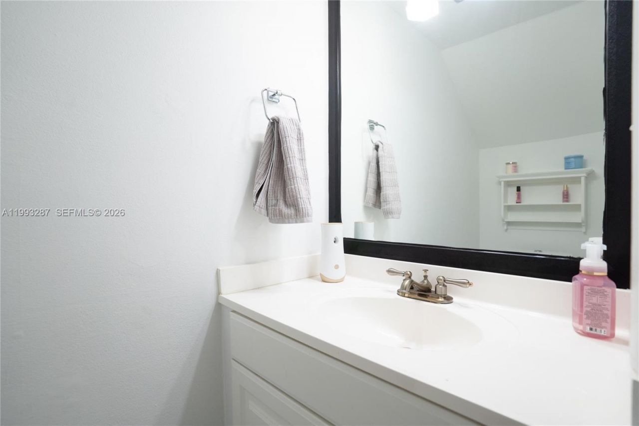 5555 Ludlam Rd, Unit 46, South Miami, FL 33155 Photo