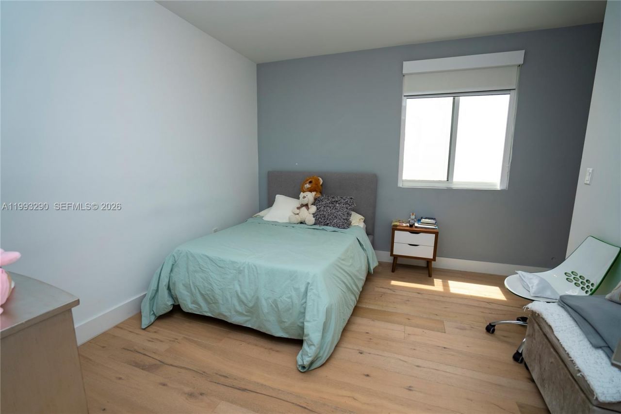 10272 NW 75th Ter, Doral, FL 33178 Photo