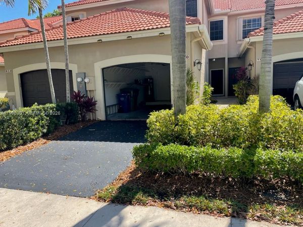 800 Sorrento Dr, Weston, FL 33326