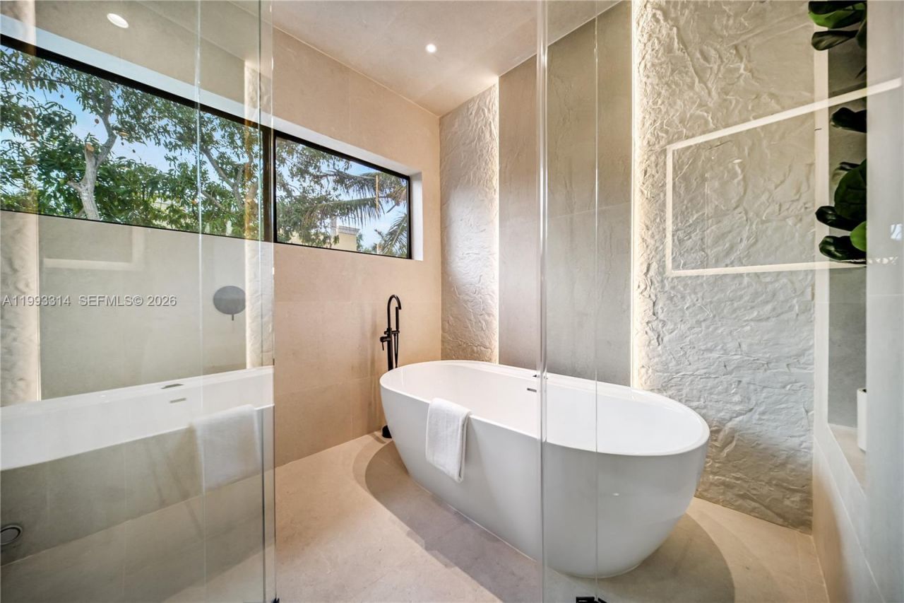 804 NE 16th Ter, Fort Lauderdale, FL 33304 Photo