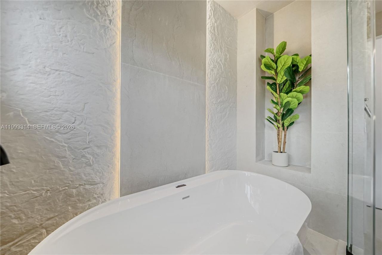 804 NE 16th Ter, Fort Lauderdale, FL 33304 Photo