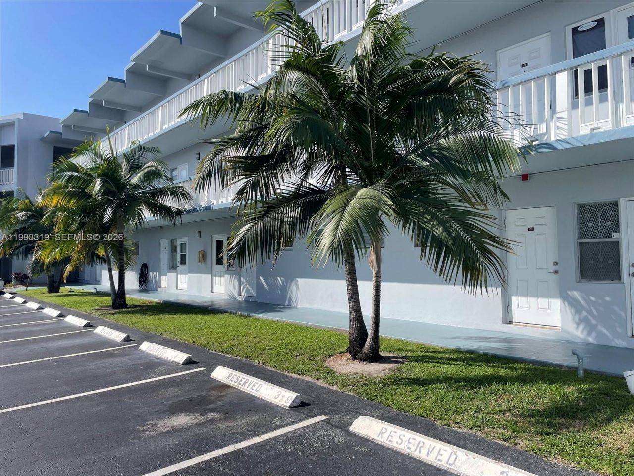 2300 Park Ln , Unit 208, Hollywood, FL 33021 Photo