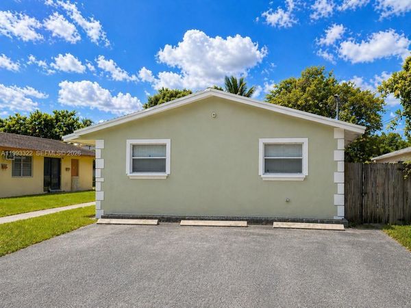 5644 Pierce St, Hollywood, FL 33021