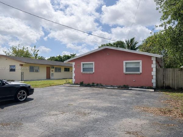 5644 Pierce St , Hollywood, FL 33021