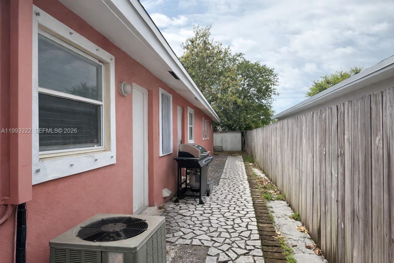 5644 Pierce St , Hollywood, FL 33021 Photo