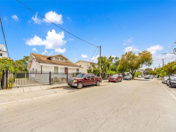 127 SW 7th Ave , Miami, FL 33130