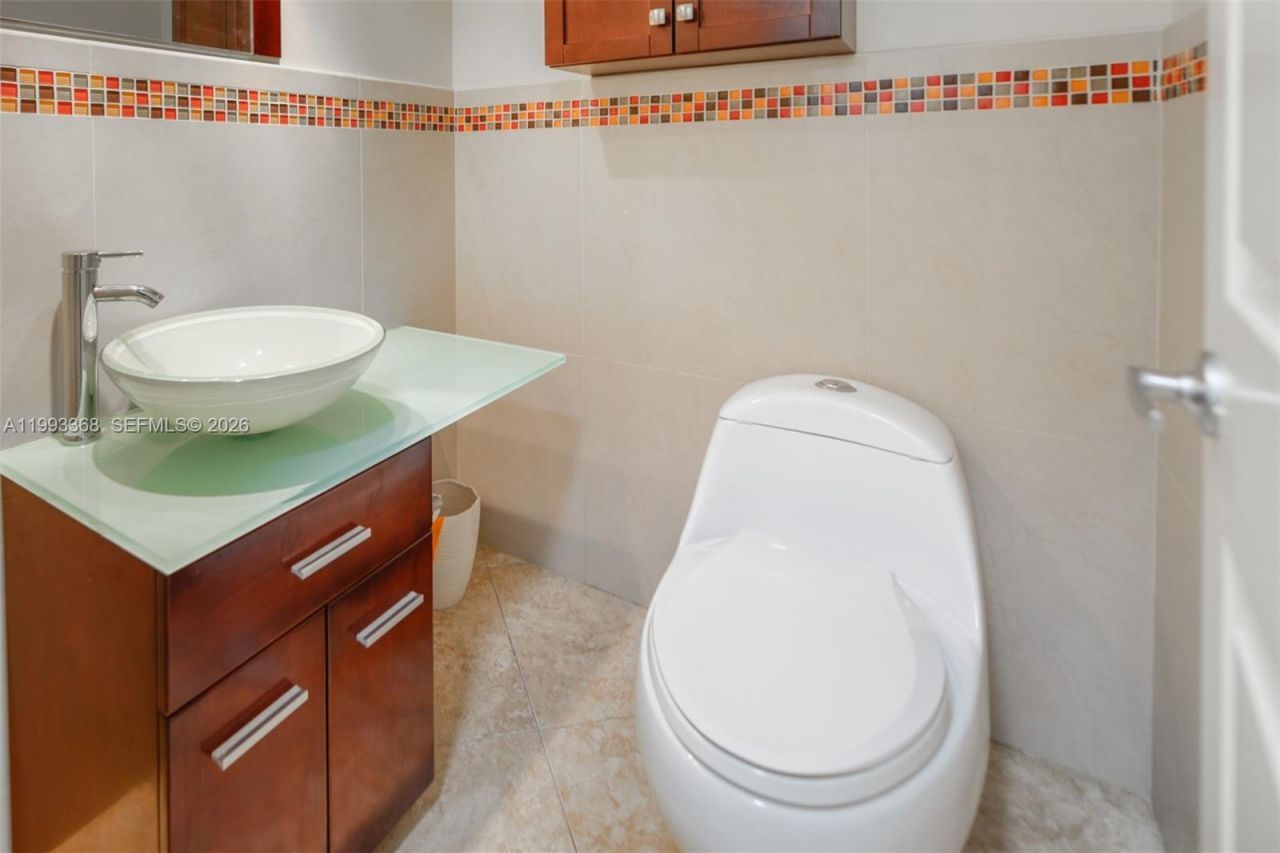 1980 S Ocean Dr, Unit 21M, Hallandale Beach, FL 33009 Photo