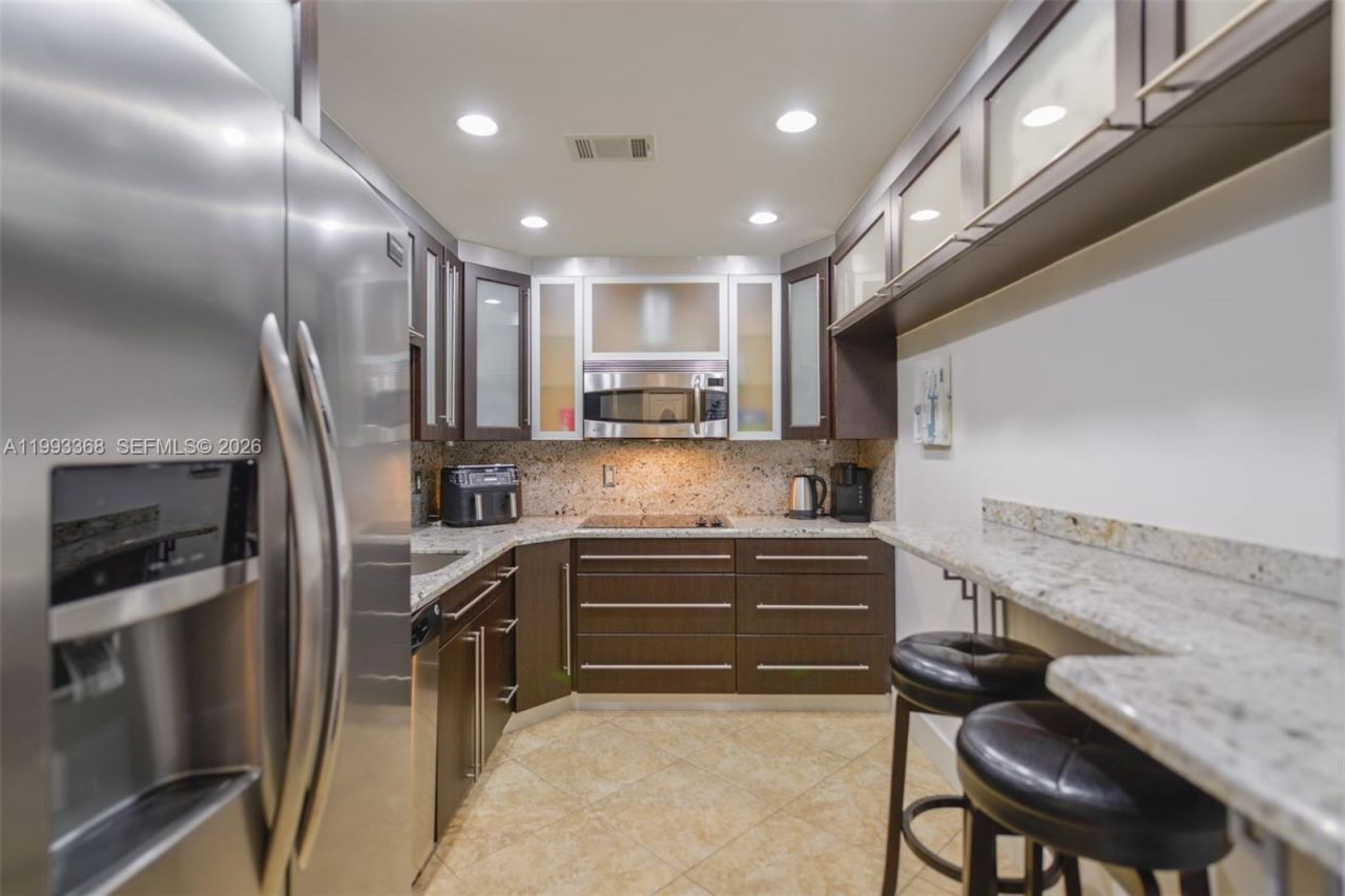 1980 S Ocean Dr, Unit 21M, Hallandale Beach, FL 33009 Photo
