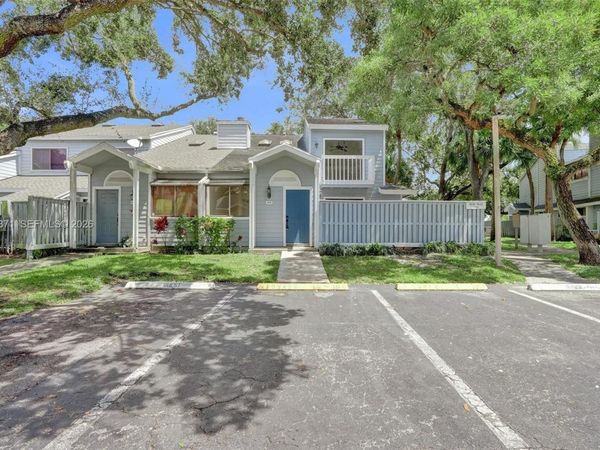 1818 Adventure Pl , North Lauderdale, FL 33068