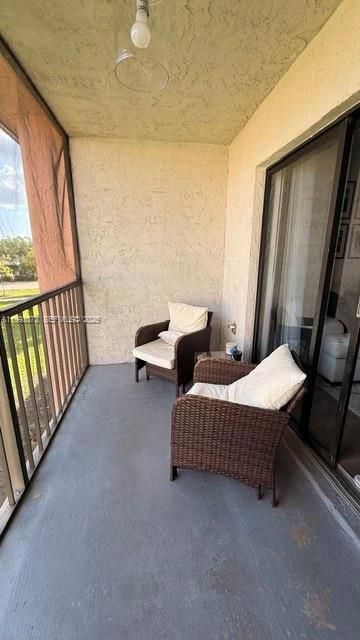 231 Lakeview Dr, Unit 204, Weston, FL 33326 Photo
