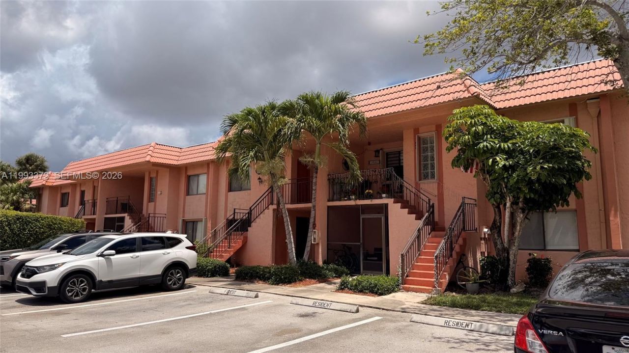 231 Lakeview Dr, Unit 204, Weston, FL 33326 Photo