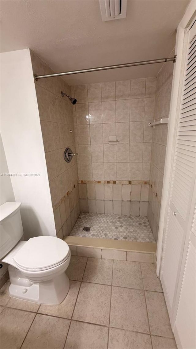 231 Lakeview Dr, Unit 204, Weston, FL 33326 Photo