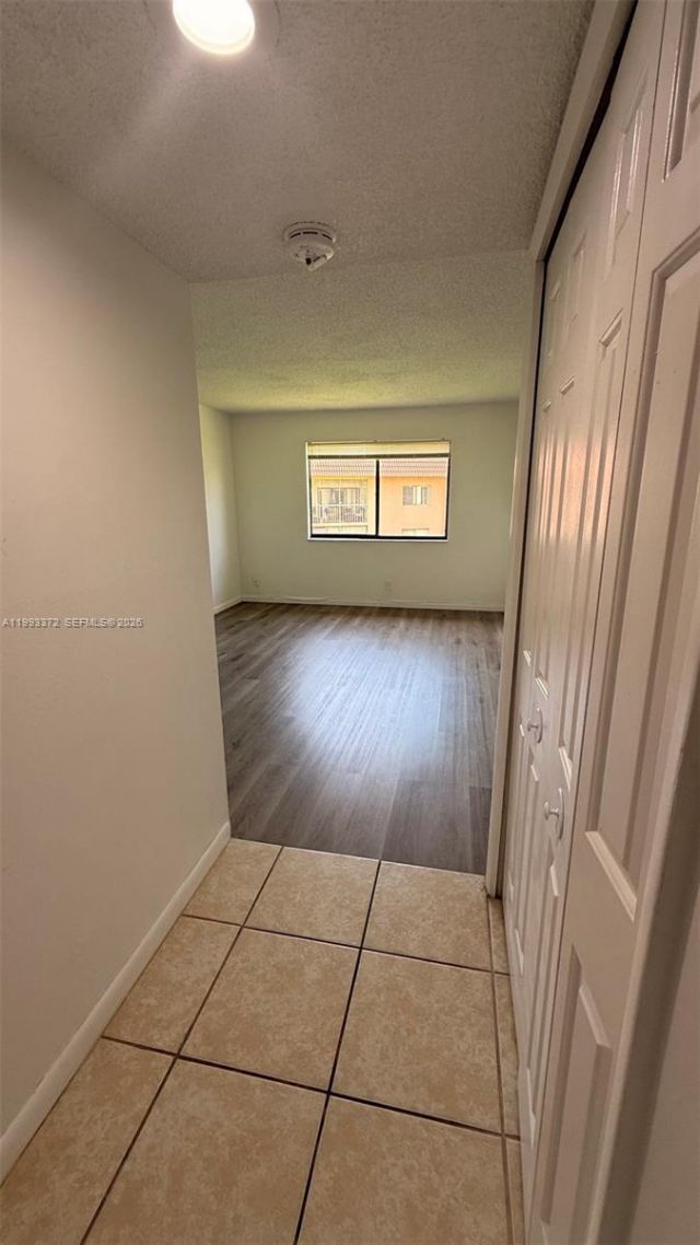 231 Lakeview Dr, Unit 204, Weston, FL 33326 Photo