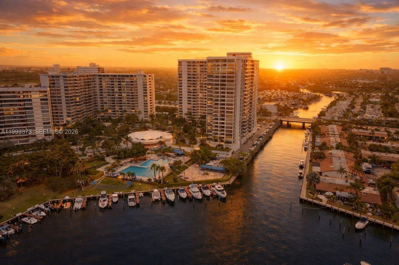 2500 Parkview Dr, Unit 2206, Hallandale Beach, FL 33009 Photo