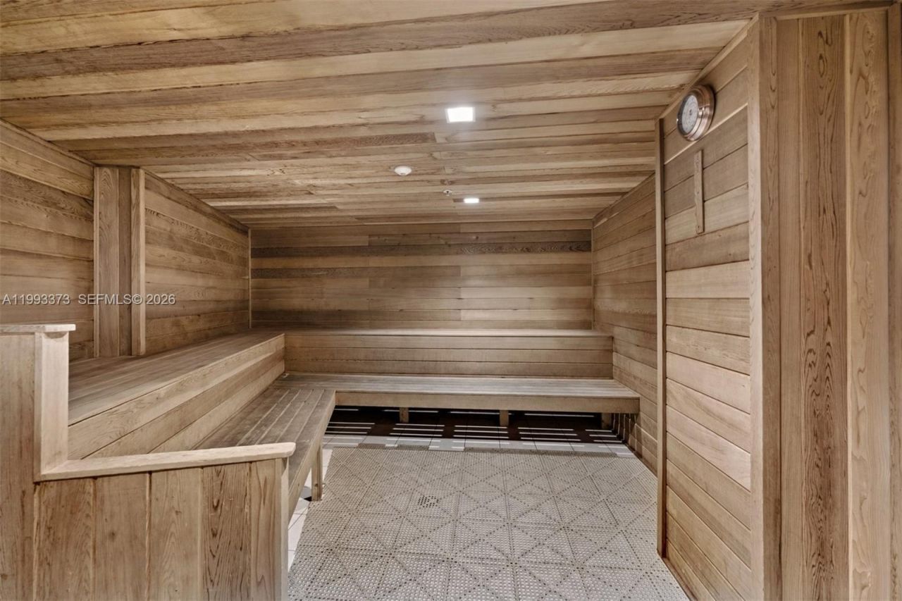 2500 Parkview Dr, Unit 2206, Hallandale Beach, FL 33009 Photo