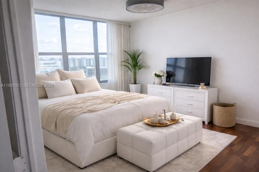 2500 Parkview Dr, Unit 2206, Hallandale Beach, FL 33009 Photo