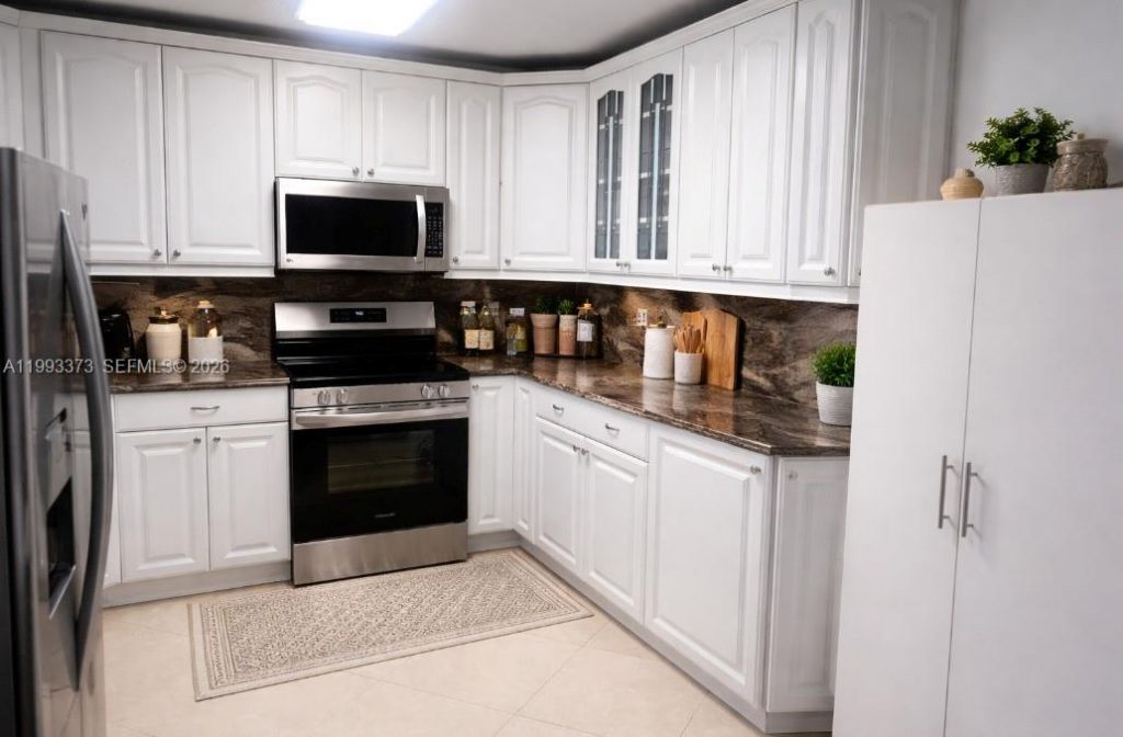 2500 Parkview Dr, Unit 2206, Hallandale Beach, FL 33009 Photo