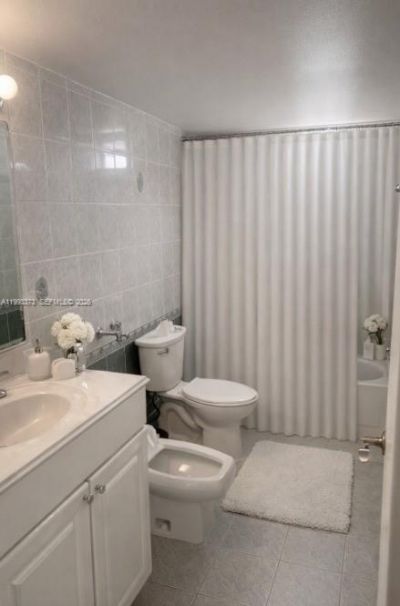 2500 Parkview Dr, Unit 2206, Hallandale Beach, FL 33009 Photo