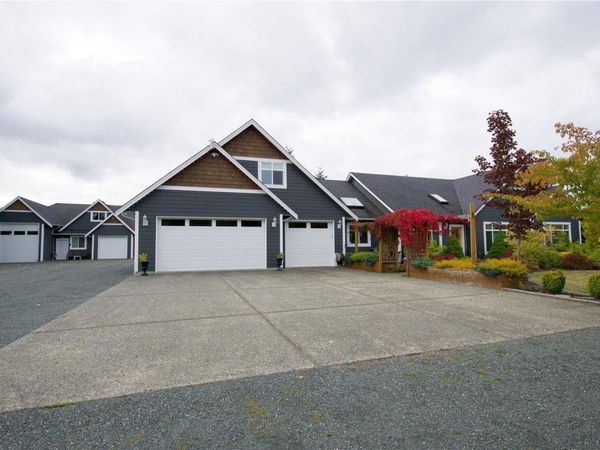 2040 Sun King Rd, Coombs, BC V0R 1M0