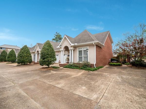 100 Carriage Cove, Oxford, MS 38655