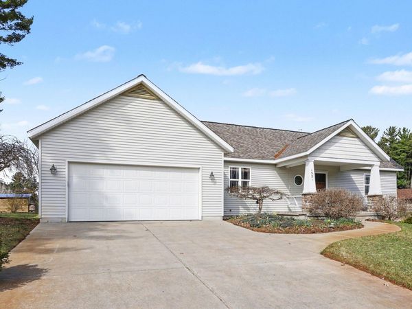 1921 Pineridge Drive, Hastings, MI 49058