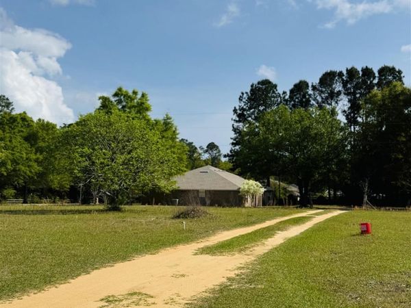 5568 Forest Hills Ln, Milton, FL 32570