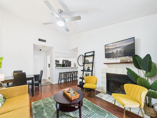 806 W 24th ST, Unit 300, Austin, TX 78705
