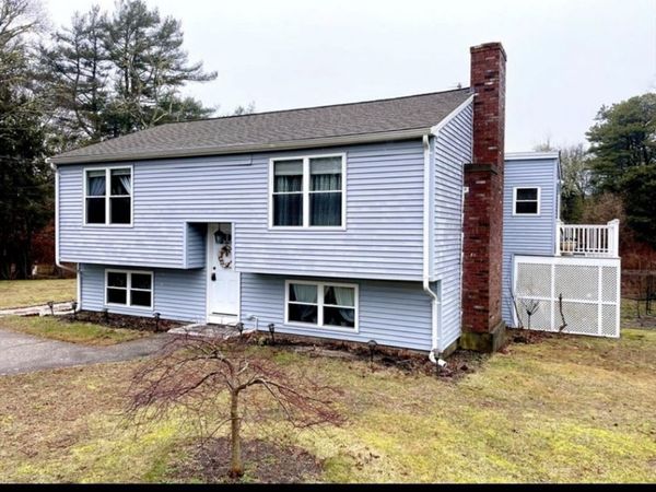 8 Scraggy Neck Road Ext, Bourne, MA 02534