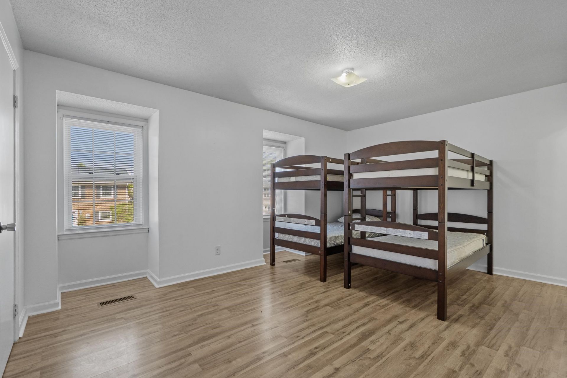 4505 N Kings Hwy. Photo 15