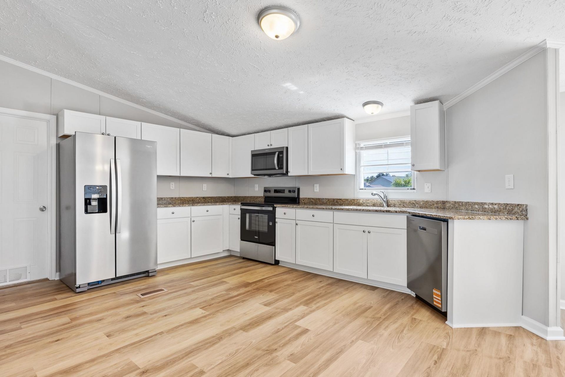 1104 Merrimac Dr. Photo 11