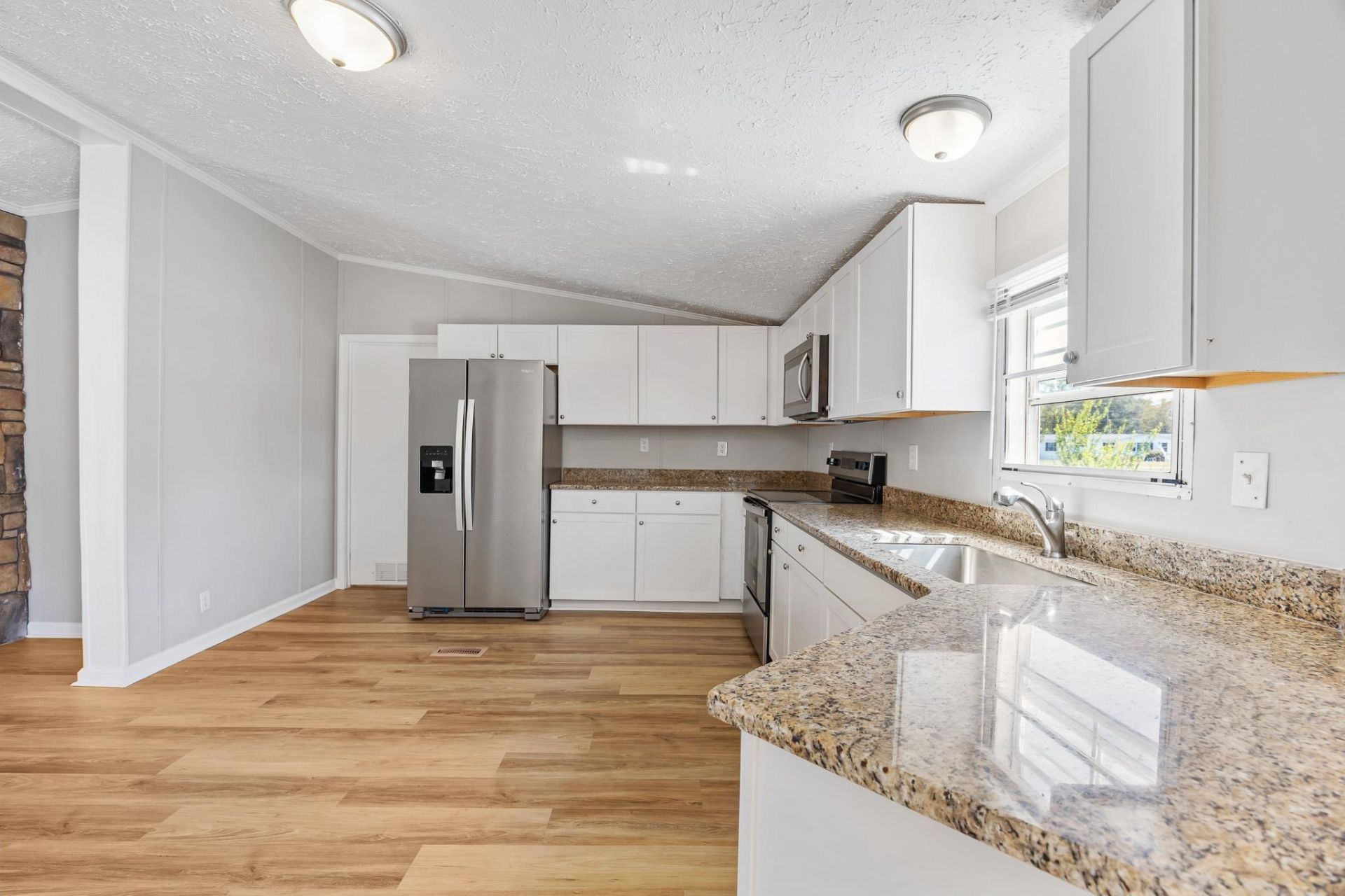 1104 Merrimac Dr. Photo 13