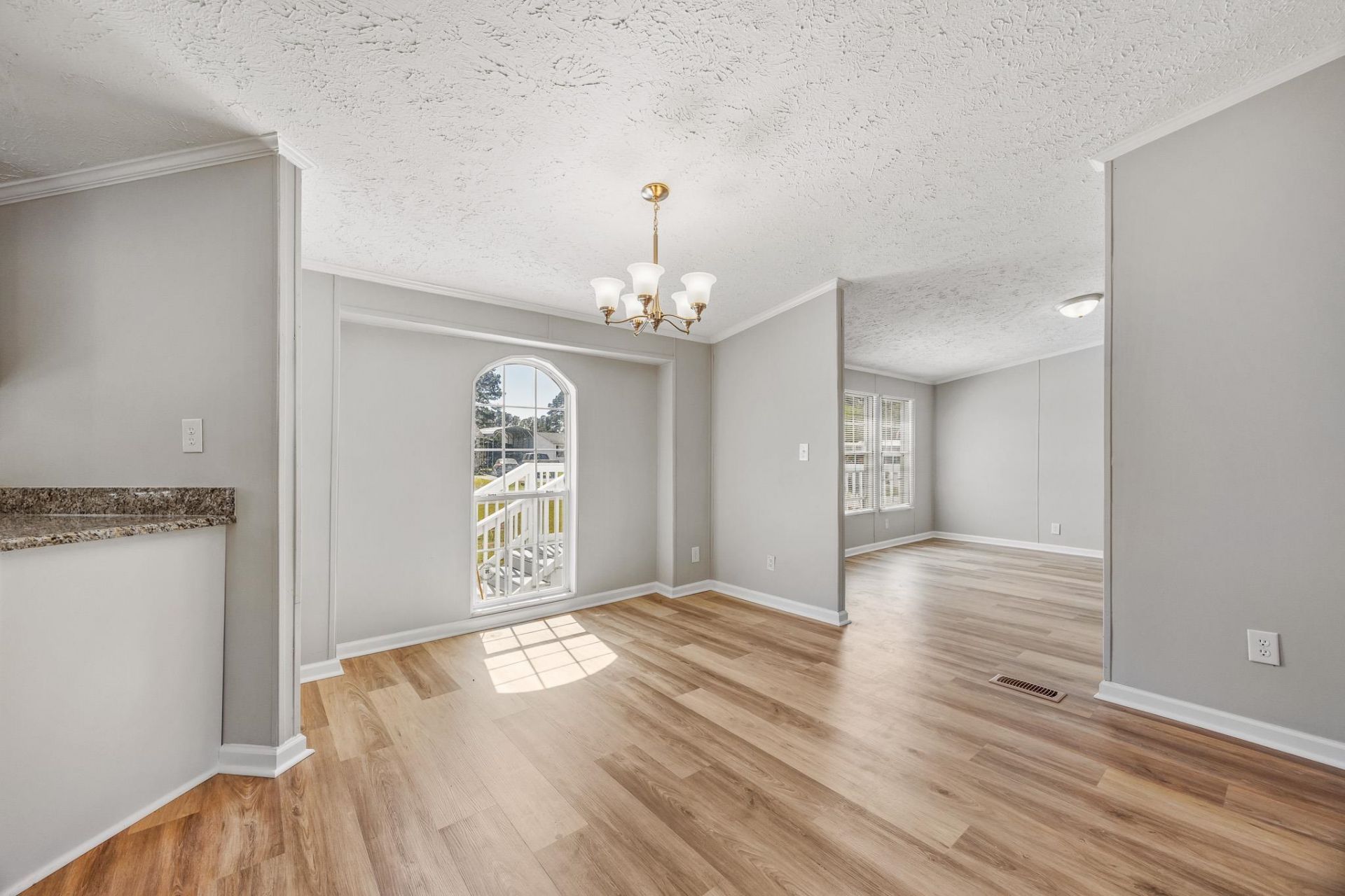 1104 Merrimac Dr. Photo 15