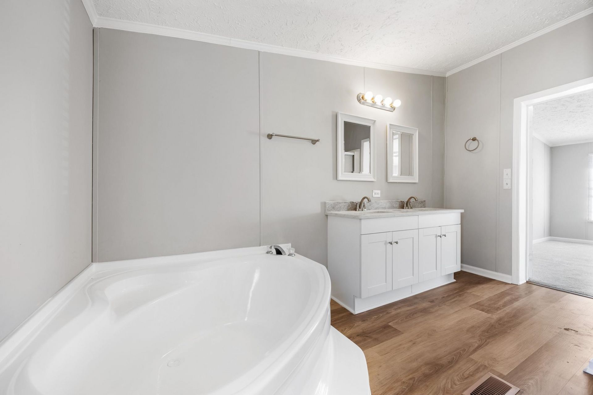 1104 Merrimac Dr. Photo 19