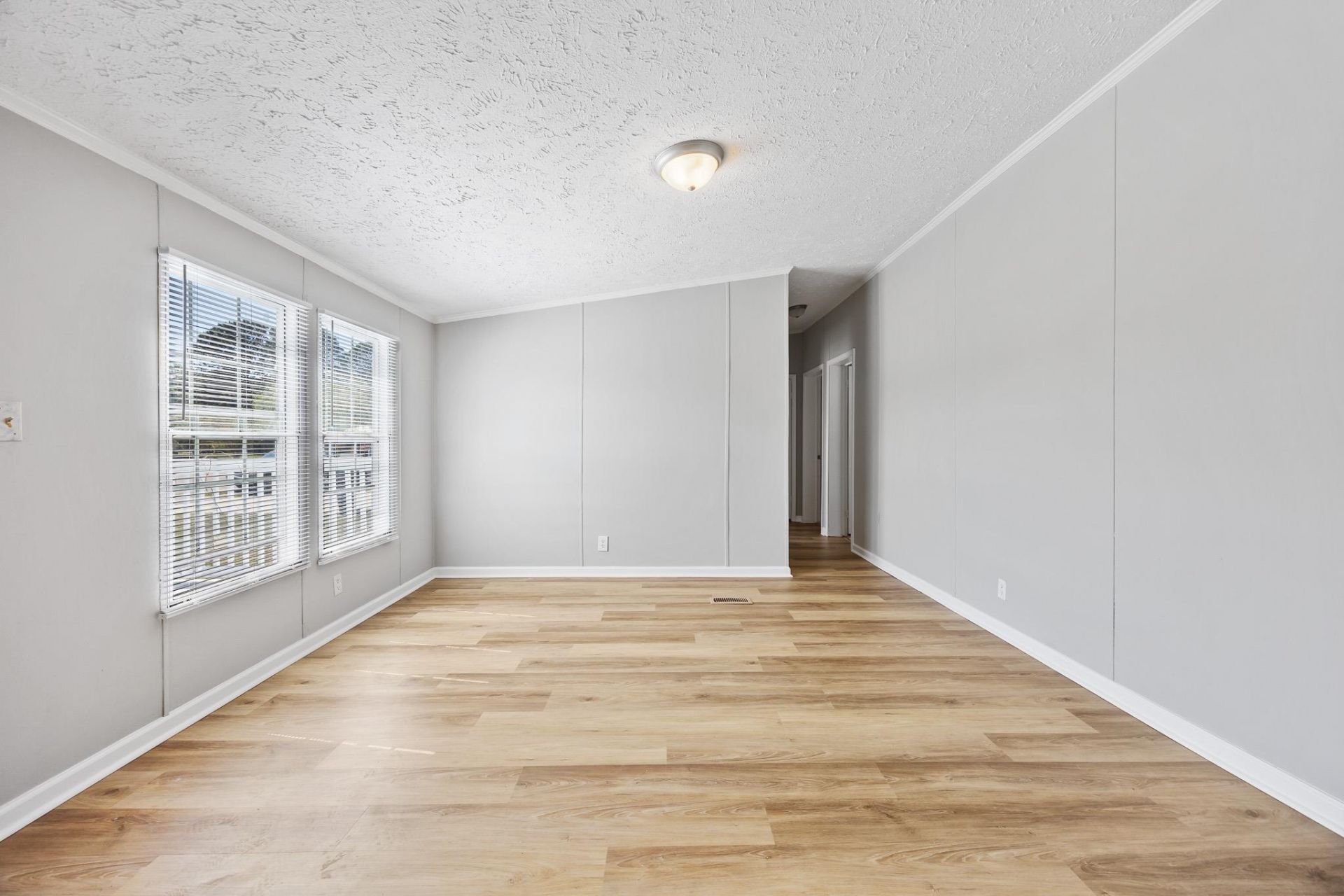 1104 Merrimac Dr. Photo 6