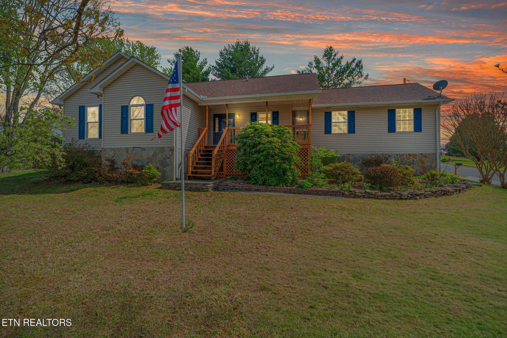 124 Abby Lane, Jacksboro, TN 37757 Main Photo