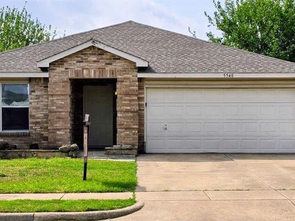 5540 Camarillo Drive, Fort Worth, TX 76244